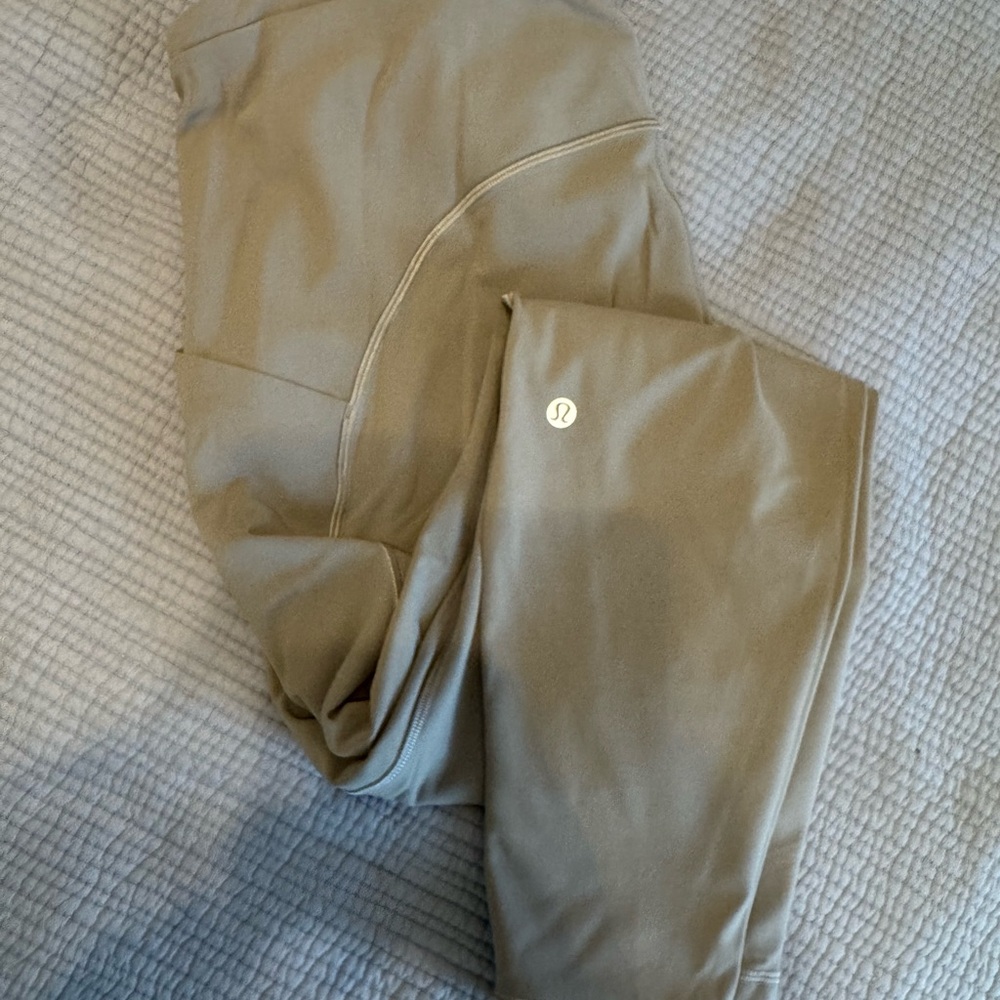 Lululemon Wundertrain Grey